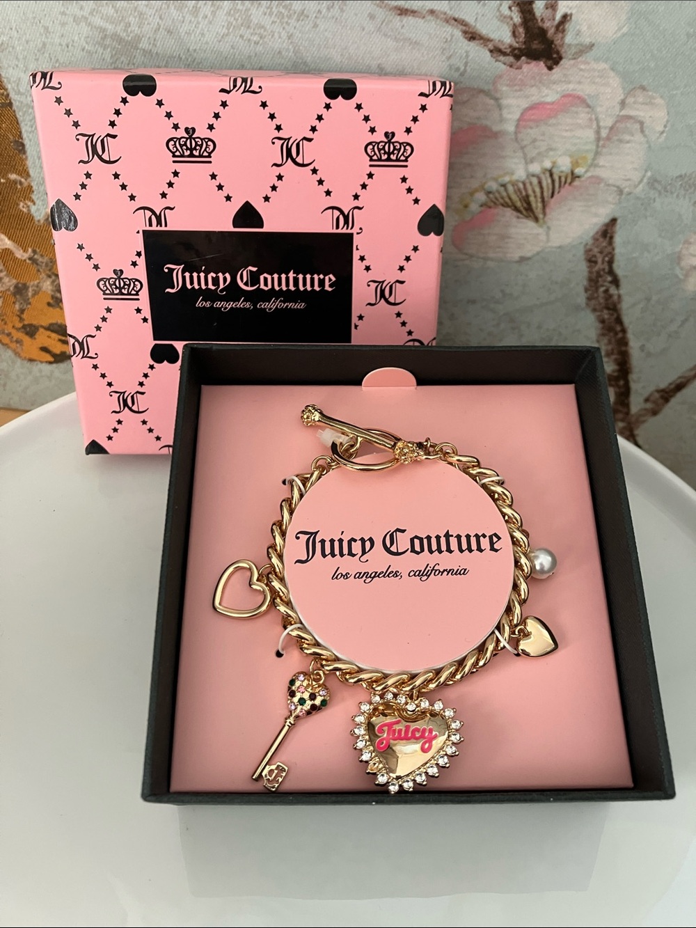 NWT Juicy Couture Charm Bracelet Gold Heart With Outline & Key